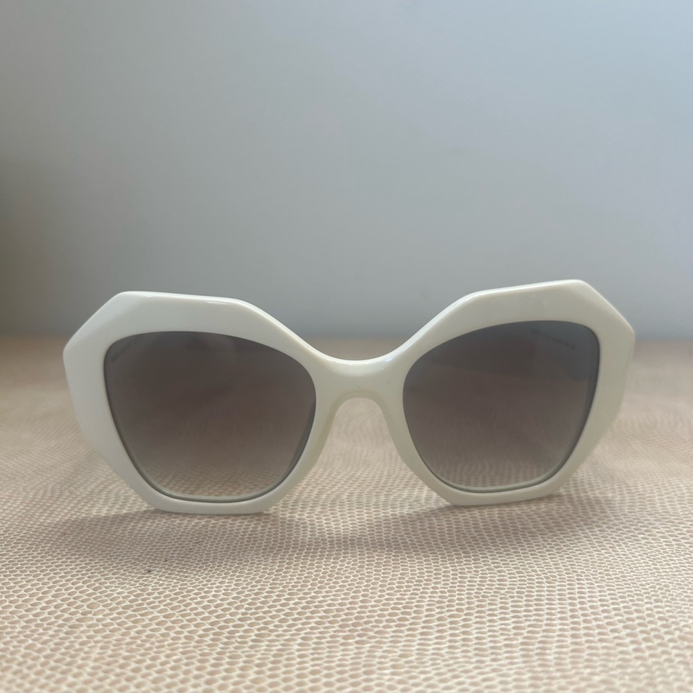 PRADA SPR 16W WHITE CAT EYE SUNGLASSES 100% AUTHENTIC LIKE NEW - Picture 7 of 12